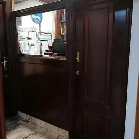 Отель Adelia